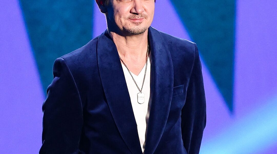 Jeremy Renner Makes Rare Appearance at 2024 People’s Choice Awards