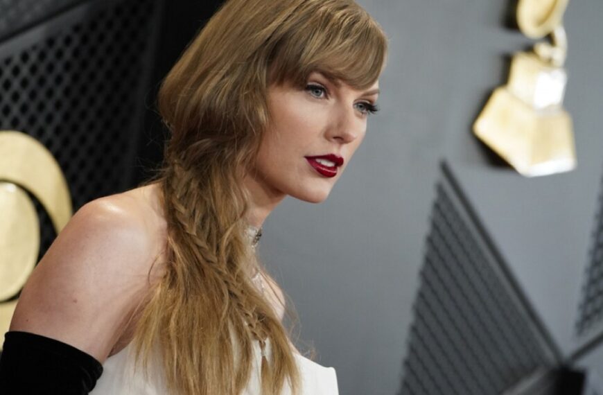 Paparazzi accuses Taylor Swift’s dad of punching him in face in Sydney