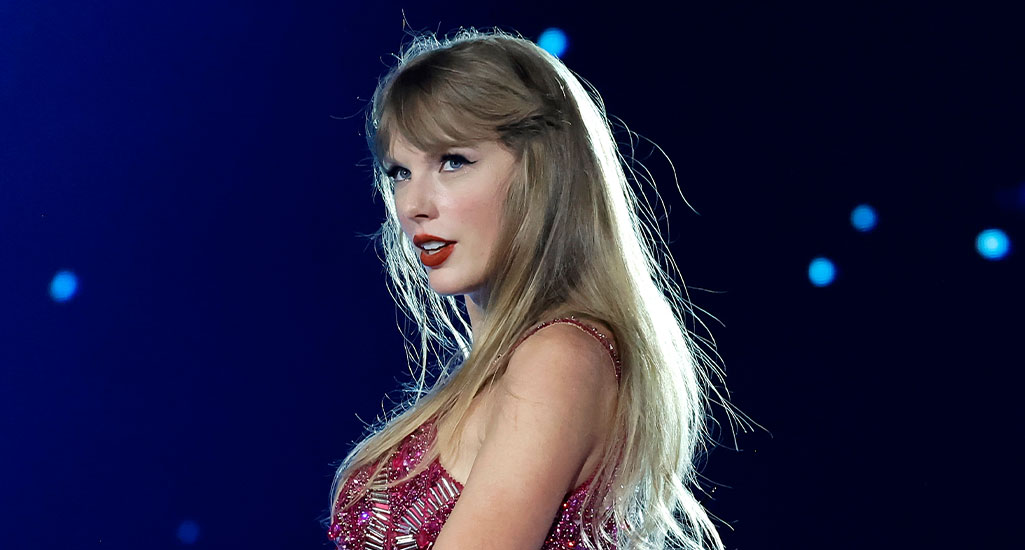Taylor Swift Goes ‘Clubbing’ with Parents in New Vid