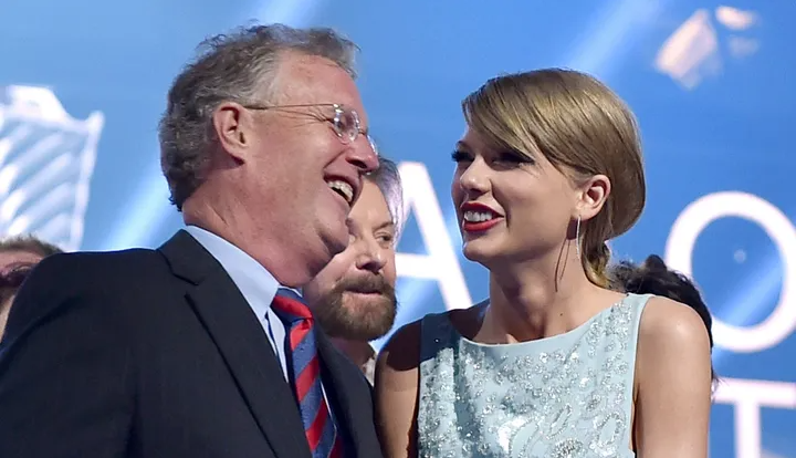 Taylor Swift’s Dad Accused Of Assaulting Australian Photographer
