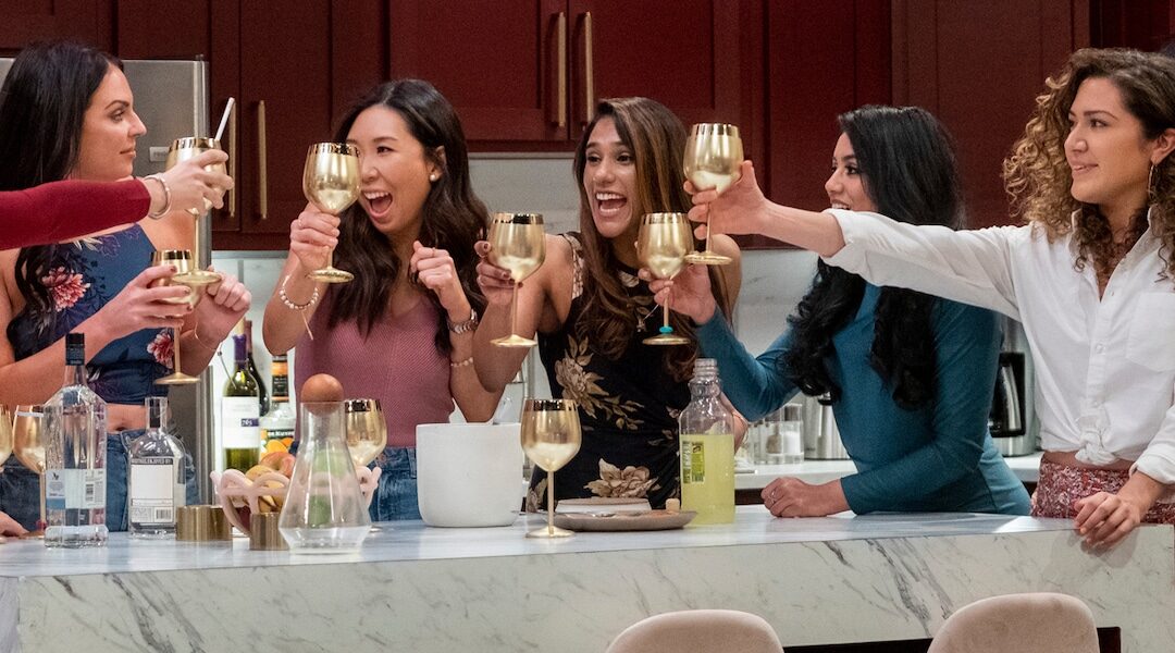 The Gold Wine Glasses Love Is Blind Fans Are Talking About
