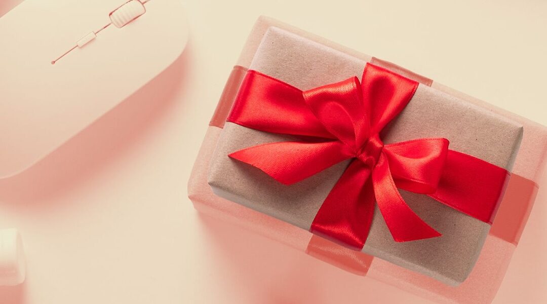 Thoughtful & Chic Valentine’s Day Gifts (That She’ll Actually Use)