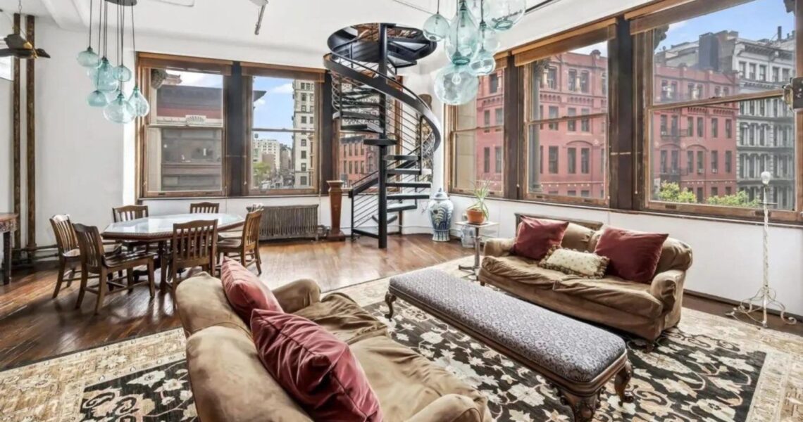 The Apartment From Taylor Swift’s 1989 Polaroids Is Now For Sale
