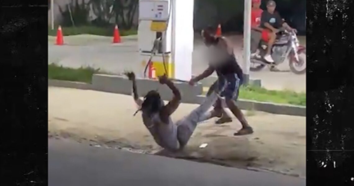 Dominican Republic Man’s Hand Cut Off in Machete Fight, Picks It Up After