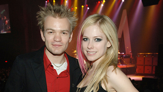 Avril Lavigne Reunites With Ex-Husband Deryck Whibley On-Stage: Video – Hollywood Life