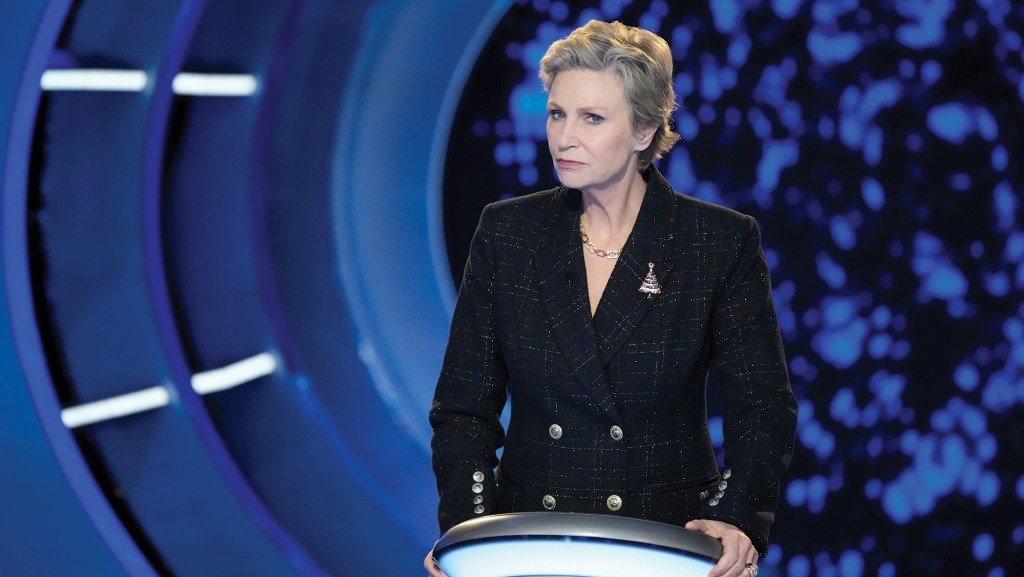 Jane Lynch on Balancing Wit and Insults While Hosting Weakest Link