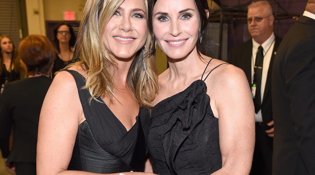 Jennifer Aniston Brings Courteney Cox to Tears With Birthday Tribute
