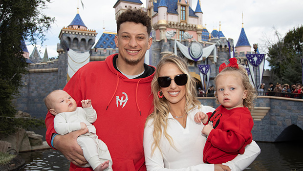 Patrick Mahomes Cuddles With His 2 Kids on Father’s Day: Photo – Hollywood Life