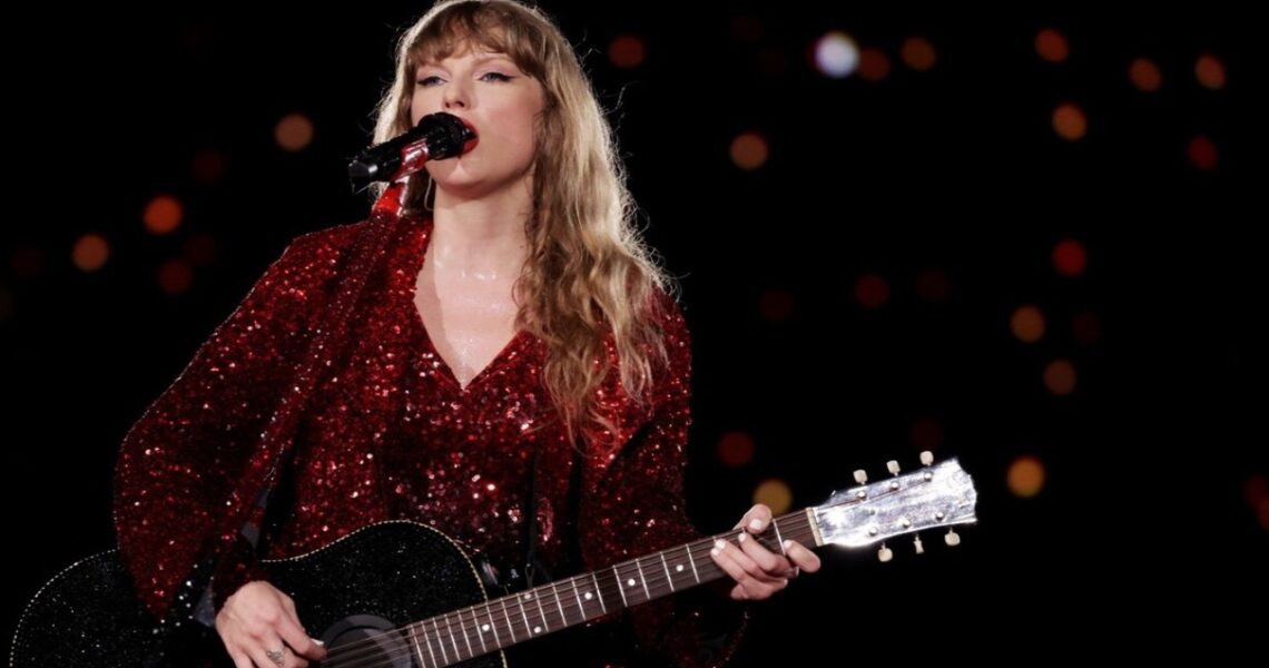 Who Are Taylor Swift’s Band Members And Backup Singers? Meet The Pop Star’s Onstage Team