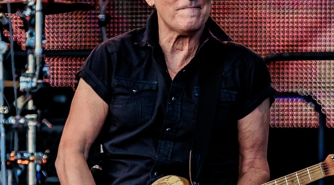 Bruce Springsteen Is Officially a Billionaire