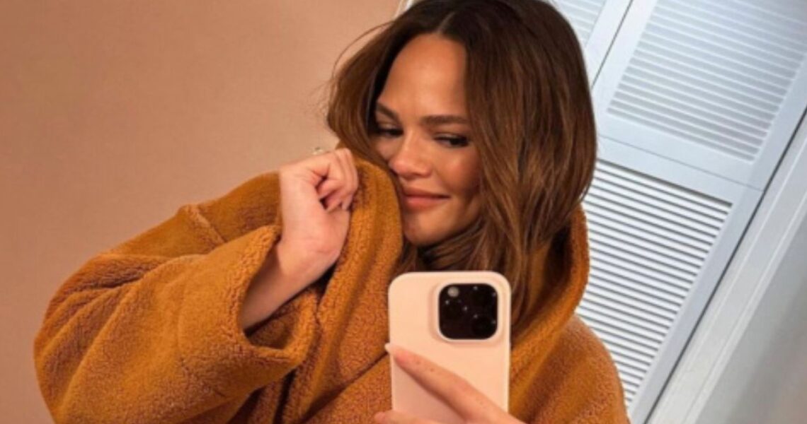 Chrissy Teigen She’s Been ‘Putting Off’ Making THIS Dish Ahead Of Her Trip to Chicago; Find Out