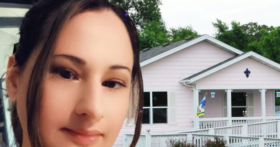 Gypsy Rose Blanchard Rips Tourists Visiting Murder House