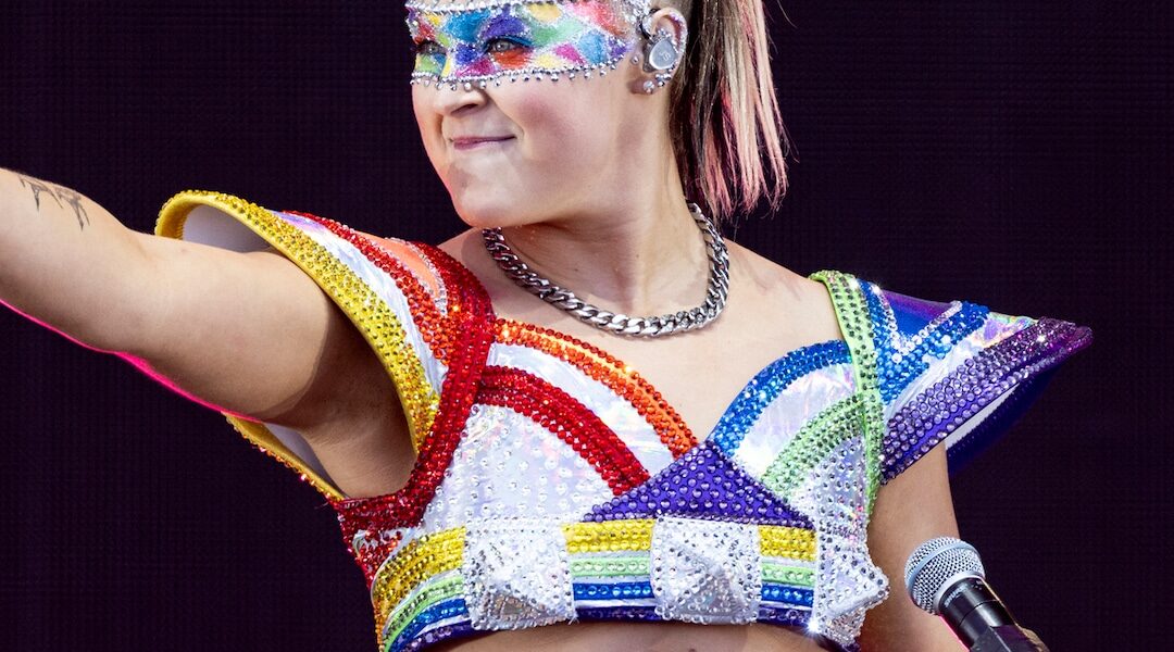 JoJo Siwa Curses Out Fans After Getting Booed at NYC Pride