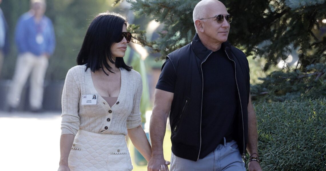 Lauren Sanchez Hand in Hand With Jeff Bezos For Billionaire Summer Camp