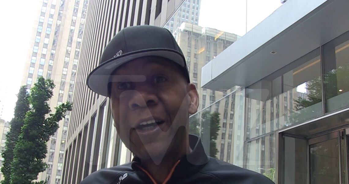 Mark Curry Vouches For Tyler Perry’s Comedy, Billion-Dollar Bank Account