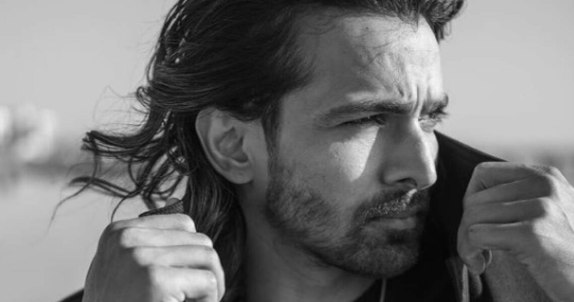 WATCH: Harshvardhan Rane bows down to fans before his final psychology honors exam; says ‘Seniors ka aashirwad le liya’