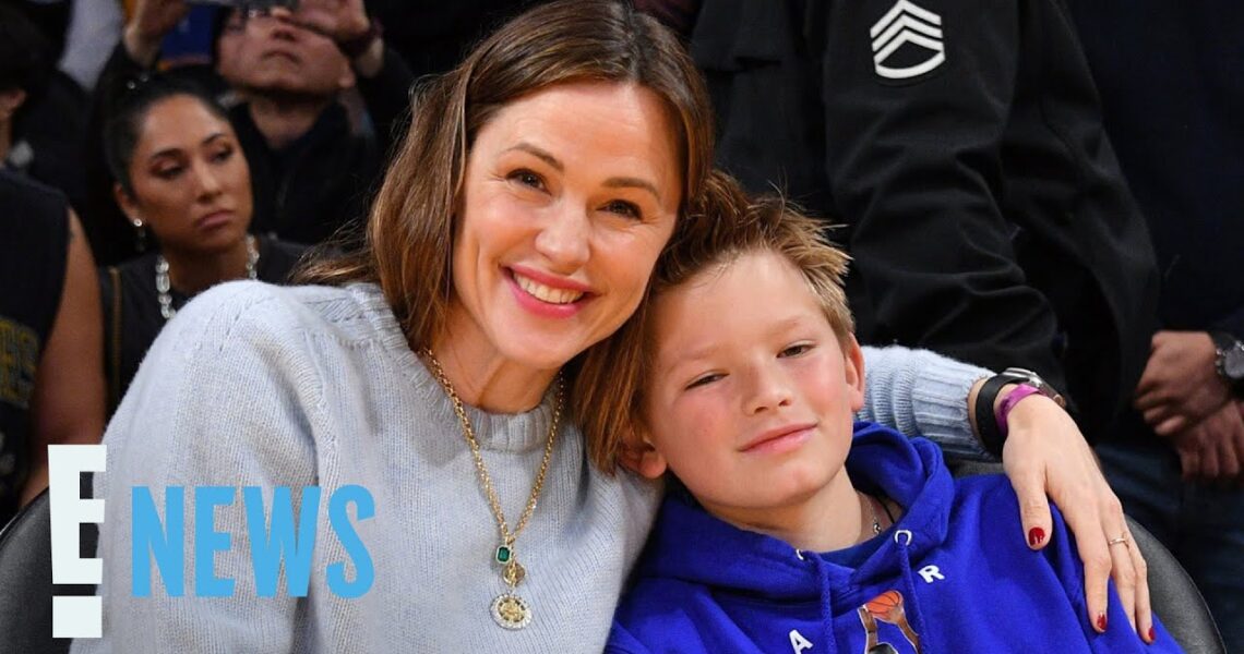 Jennifer Garner & Son Samuel Have Slam Dunk Night at Lakers Game | E! News