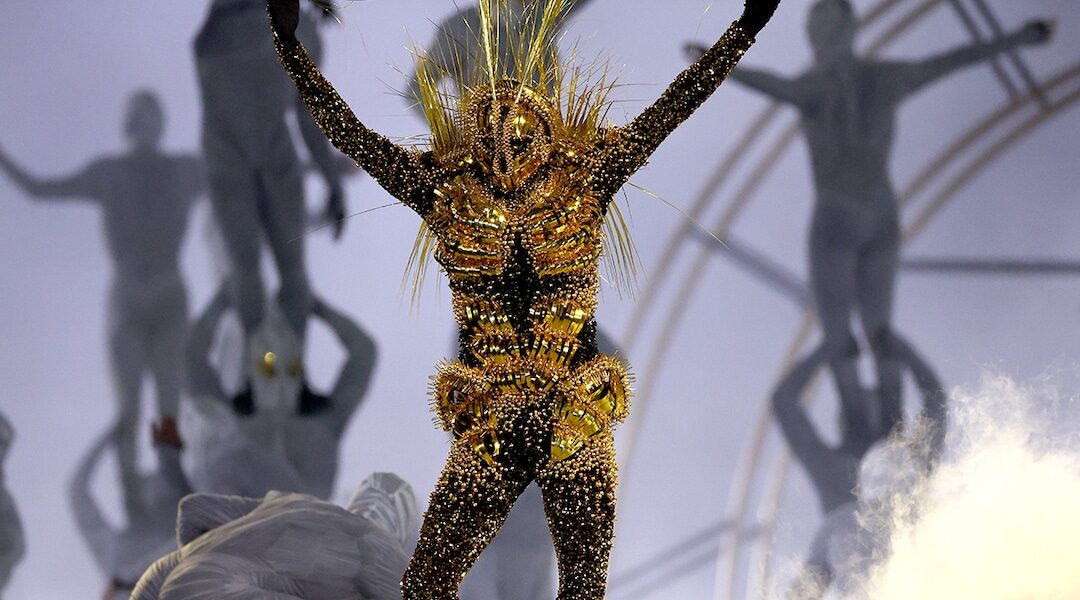 Internet Reacts to Closing Ceremony’s Golden Voyager 