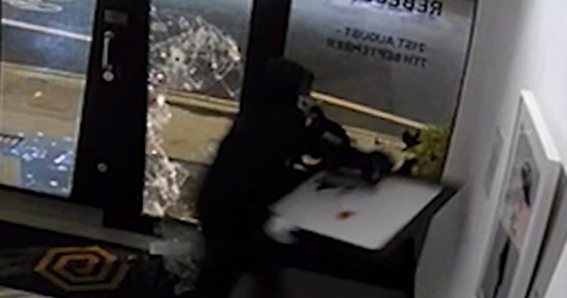 Banksy’s ‘Girl With Balloon’ Stolen From London Gallery, Caught on Video, 2 Arrested