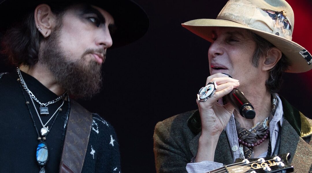 Perry Farrell’s Wife Defends Him After Dave Navarro Altercation