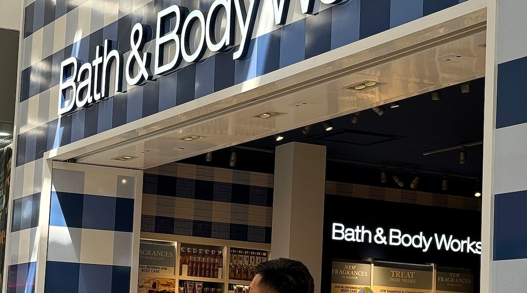 Bath & Body Works Apologizes for Candle Design Compared to KKK Hoods