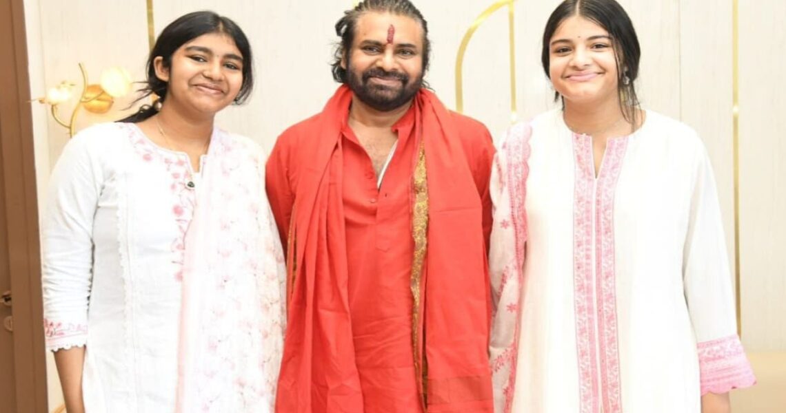 Pawan Kalyan’s daughter Polena, and ex-wife Renu Desai’s kid Aadya join him for a rare family pic