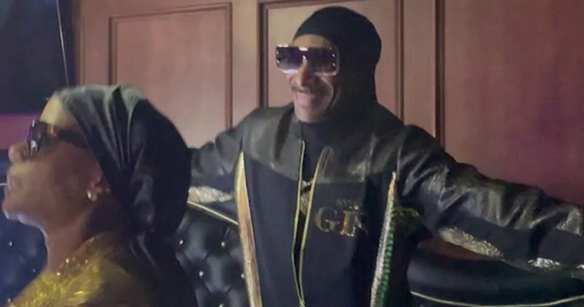 Snoop Dogg Rings in 53rd Birthday at Wife’s L.A. Strip Club, on Video